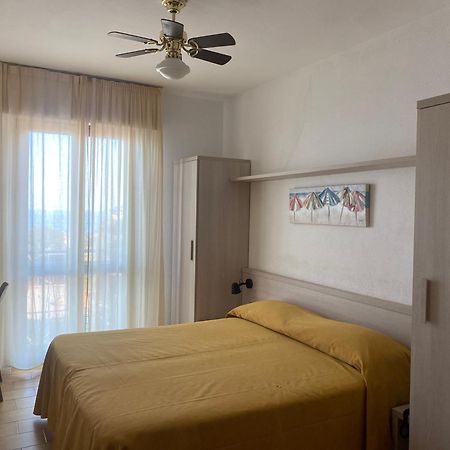 Ulivo Hotel Диано Марина Екстериор снимка