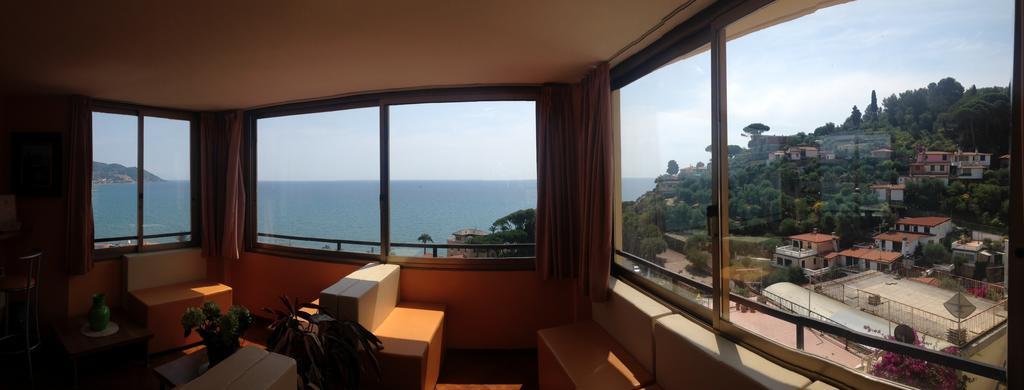 Ulivo Hotel Диано Марина Екстериор снимка