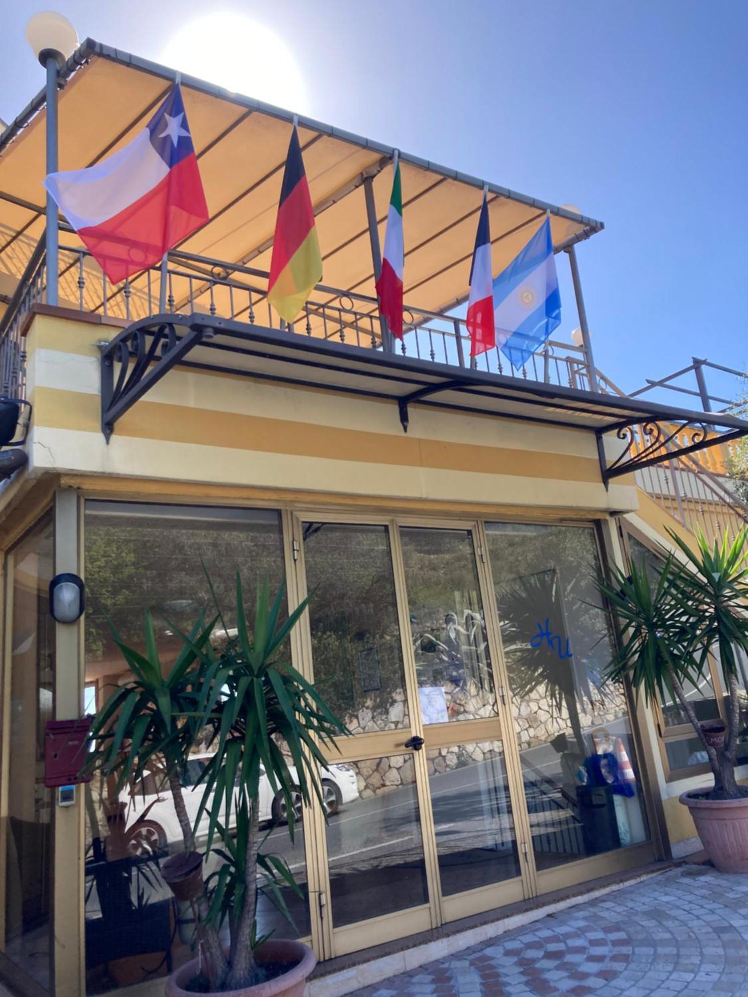 Ulivo Hotel Диано Марина Екстериор снимка