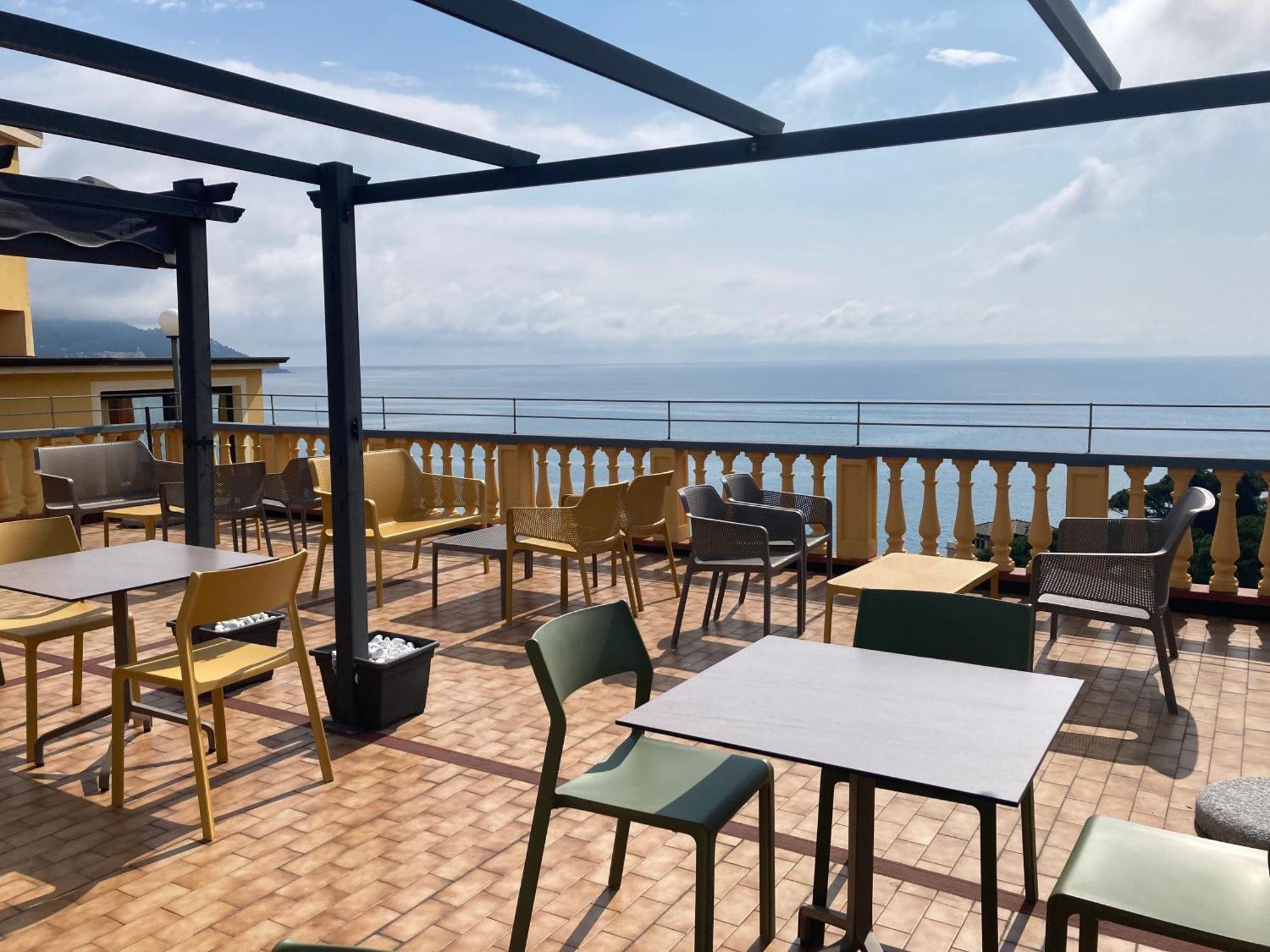 Ulivo Hotel Диано Марина Екстериор снимка