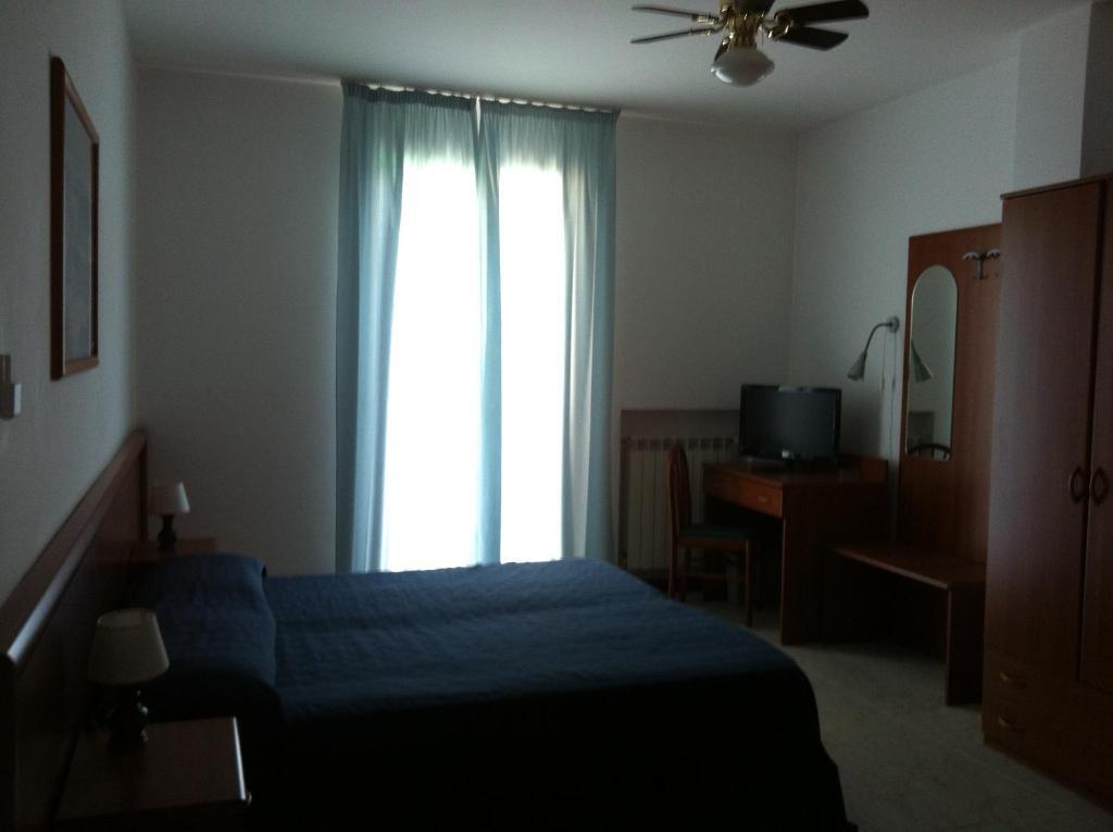 Ulivo Hotel Диано Марина Стая снимка
