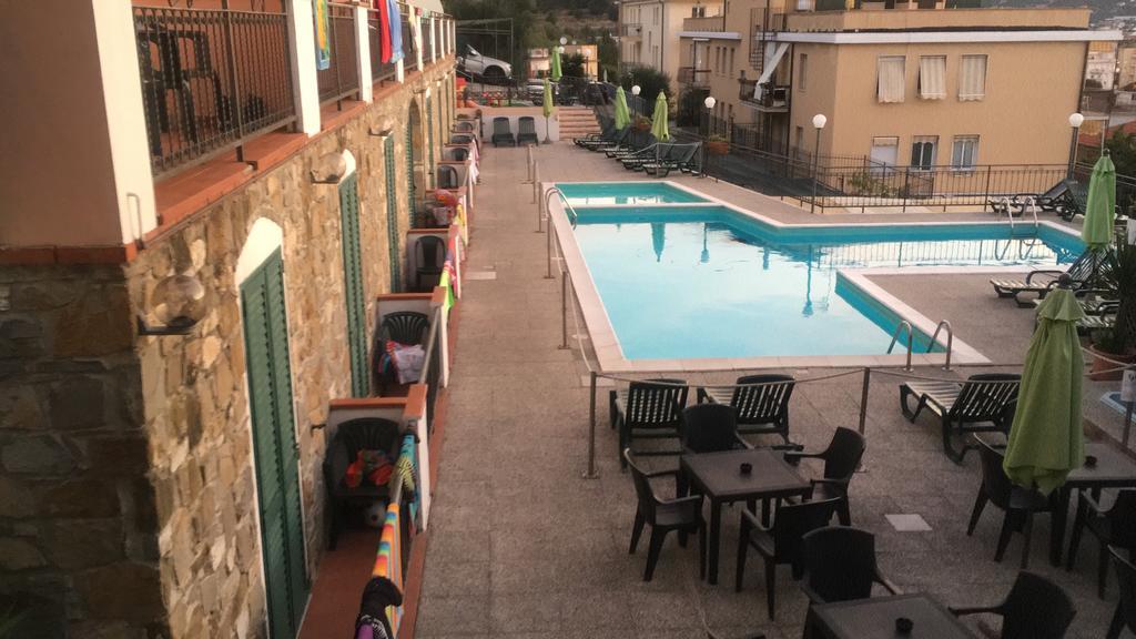 Ulivo Hotel Диано Марина Екстериор снимка