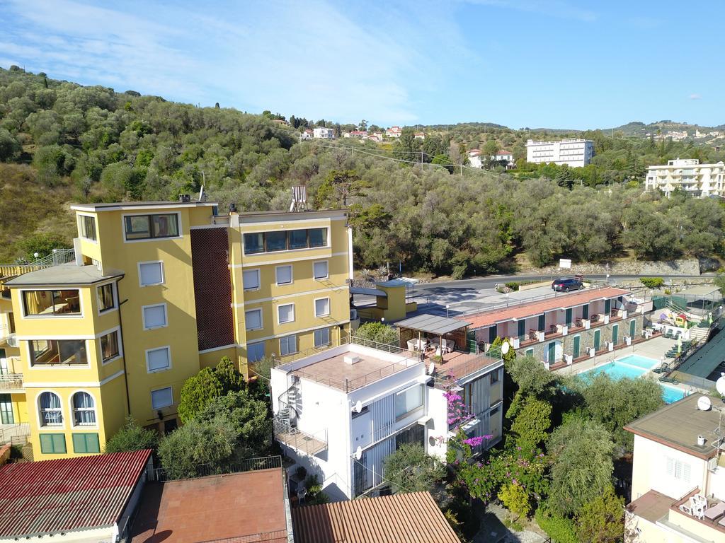 Ulivo Hotel Диано Марина Екстериор снимка